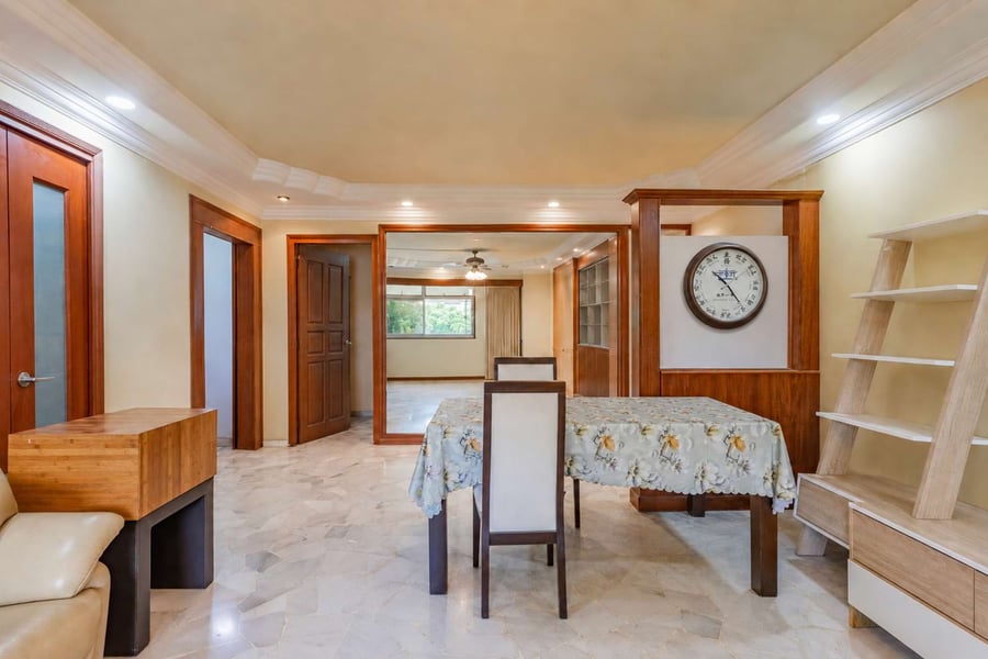 858 Woodlands Street 83