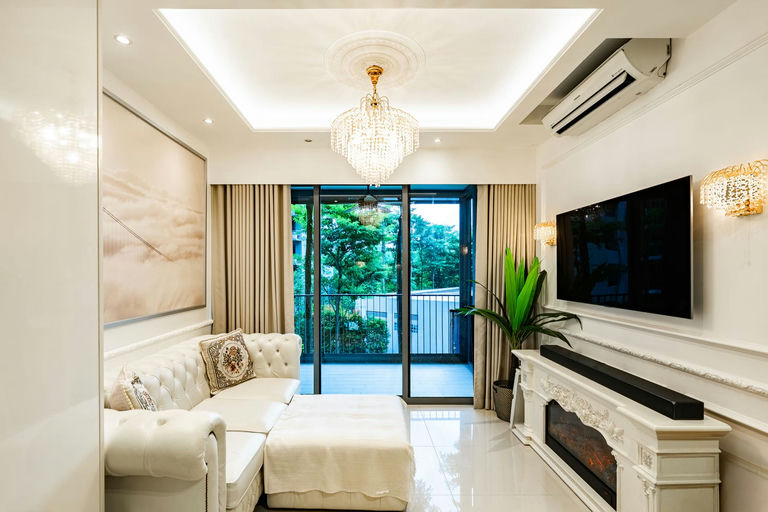 Condo · The Visionaire