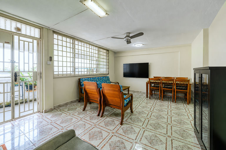 HDB · 288 Yishun Avenue 6