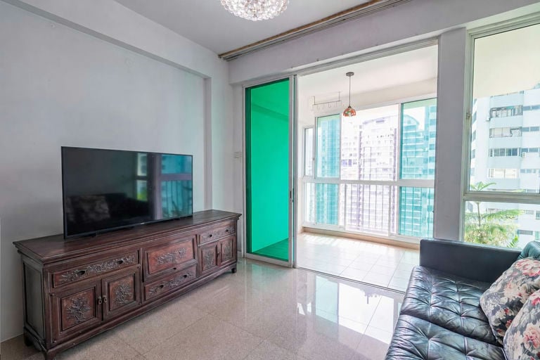 Condo · Papillon
